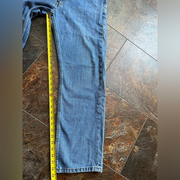 Men’s Levi’s 505 straight leg medium dark wash. Size 34 x 30 - Picture 10 of 11